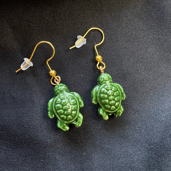 Blue Willow Boutique Earrings - Picture 2 of 4